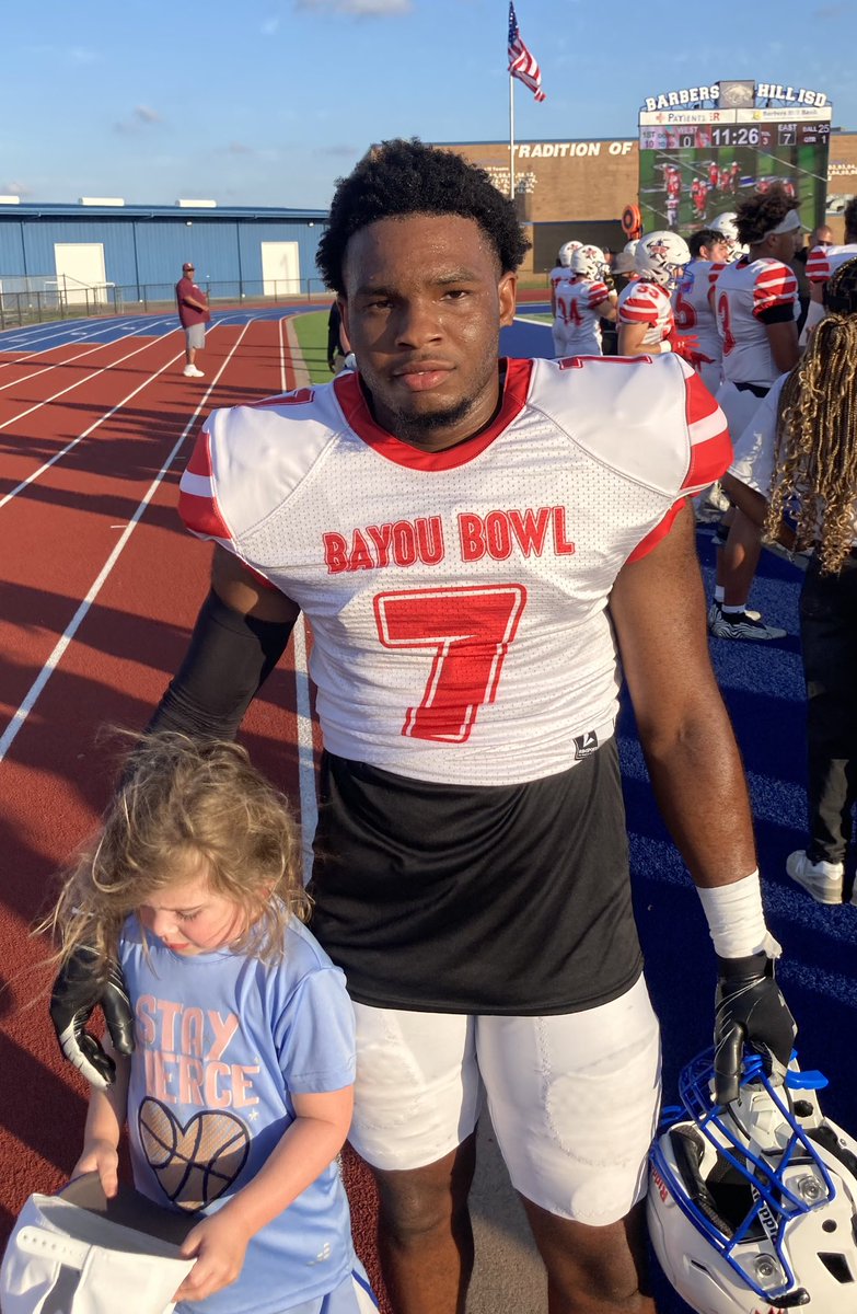 Great representation for <a href="/CEKing_Football/">CE King Football</a> at <a href="/BayouBowlGHFCA/">Bayou Bowl</a> by <a href="/JordanHughes52/">Jordan Hughes</a> blocking tonight, <a href="/DaileyRae/">Rae’G Dailey ✍️</a> (2 TD’s) and <a href="/VincentJones05/">Vincent Jones</a> (2 TD’s) in a big win over the West. We had a great time watching you all play and will miss you. #Eastside