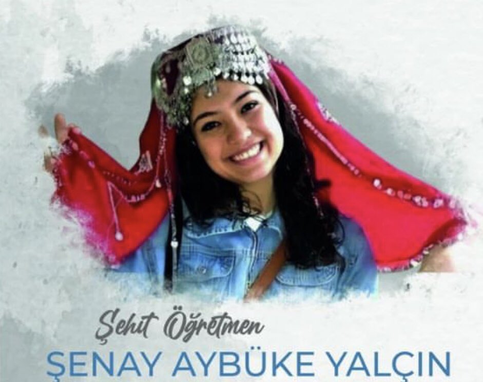 CostuTuba's tweet photo. Gül yüzlü Aybüke’miz! O güzel gülüşün her daim yüreğimizde ve yetişen her kız çocuğunun ruhunun sirayetindedir ! Seneyi devriyende seni ve tüm şehit öğretmenlerimizi saygı ve rahmetle anıyoruz! 
#aybükeyalçın https://t.co/1Y0AShKGz2