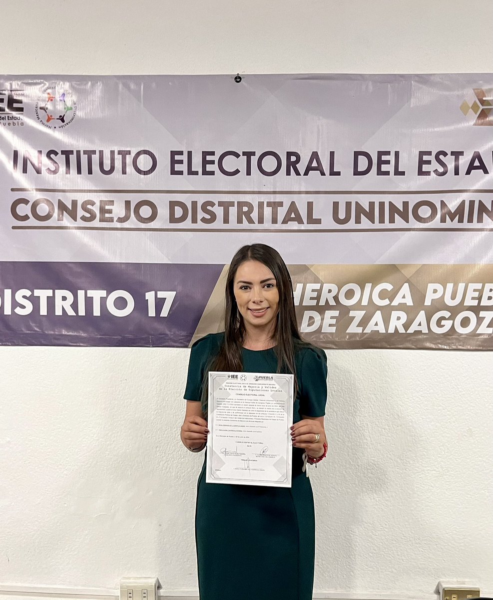 MariaDeLaBarrda's tweet photo. Creían que era imposible y ¡LO LOGRAMOS! 💪
Gracias a las casi 80 mil mujeres, hombres y jóvenes por su confianza en este triunfo en la diputación local y en darle una nueva cara al #Distrito17.
¡Juntas y juntos transformaremos Puebla!

#MaríaDiputada #4T #SigamosHaciendoHistoria https://t.co/tFIxIH5rvZ