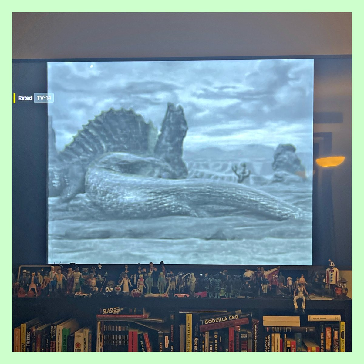 Tombs237's tweet image. LIZARDS!!!

#MonochromeCreeps 
#RobotMonster