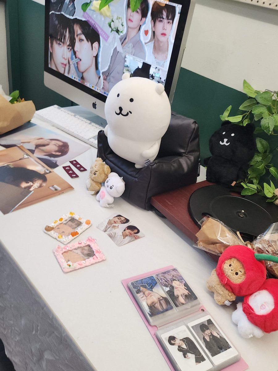 9I38O8's tweet photo. 늦엇디만.. 어제갔다왓어요
밀빵짱 밀빵오래보자 밀빵사랑해
#Present_of_summer https://t.co/x5IfilyDU7