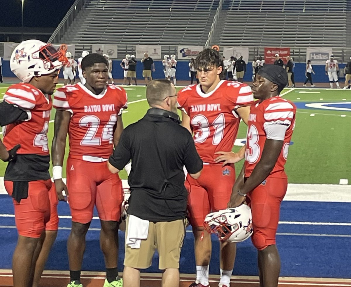 DawsonEagleFB's tweet photo. Proud of @hudson_windsor for representing the FAMILY tonight in the @ghfcahouston Bayou Bowl. https://t.co/mW5Kh1J5Eh