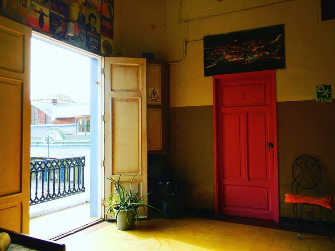 soytuventana's tweet photo. Abriendo Puertas...
#HotelVictoria #CascoCentralDeMaracaibo #LiaBermudez #HornoCity #MaracaiboCity #SoyMonikBea
#NoContextDoors #DailyDoor #DoorsNo3828 #doors
📸 @soymonikbea https://t.co/UUCIv215uo