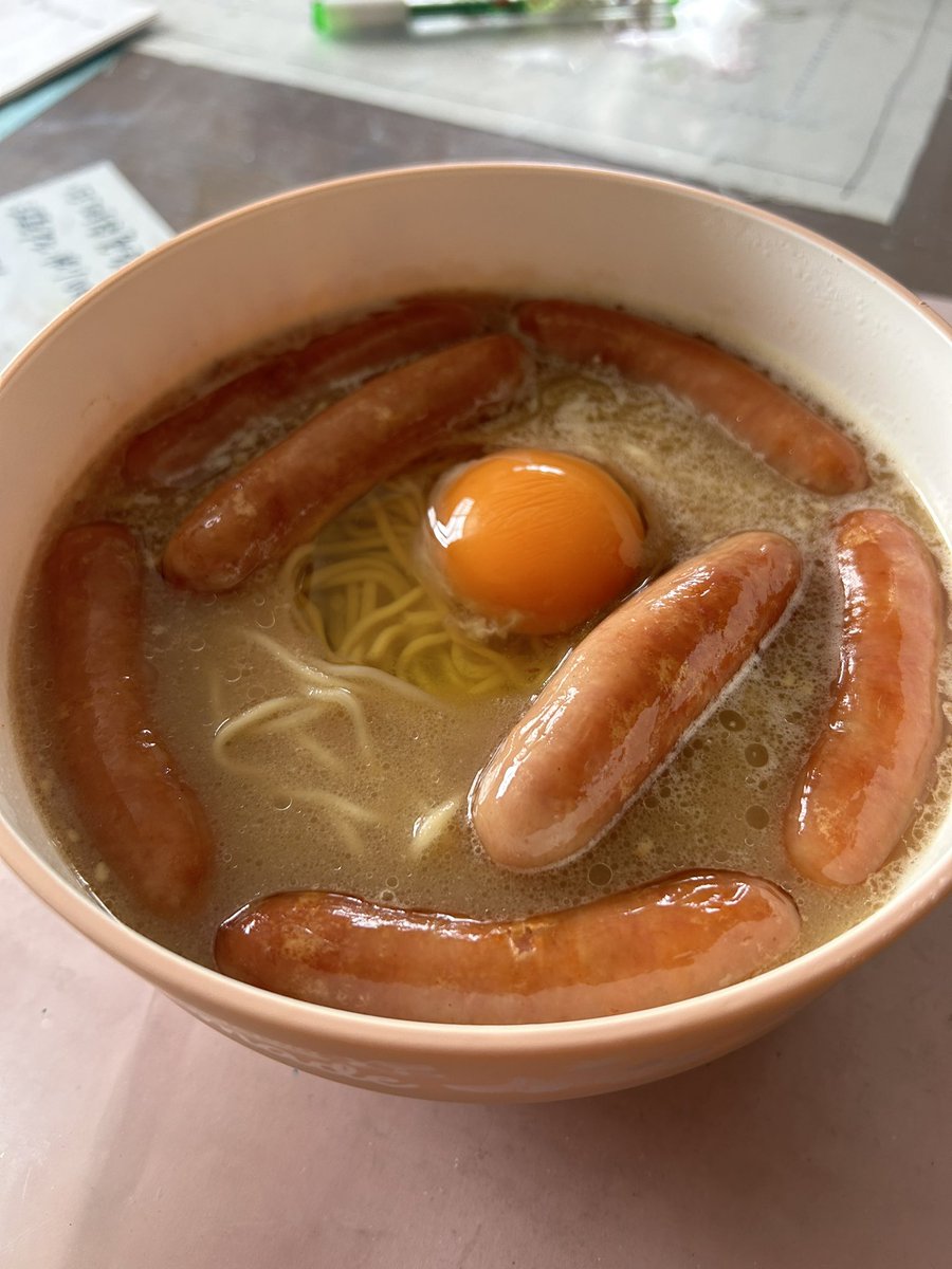 toramille's tweet photo. 昼飯
家族が不在とはいえ、あまりにも酷い見た目😆 https://t.co/ir4CLbRIzR