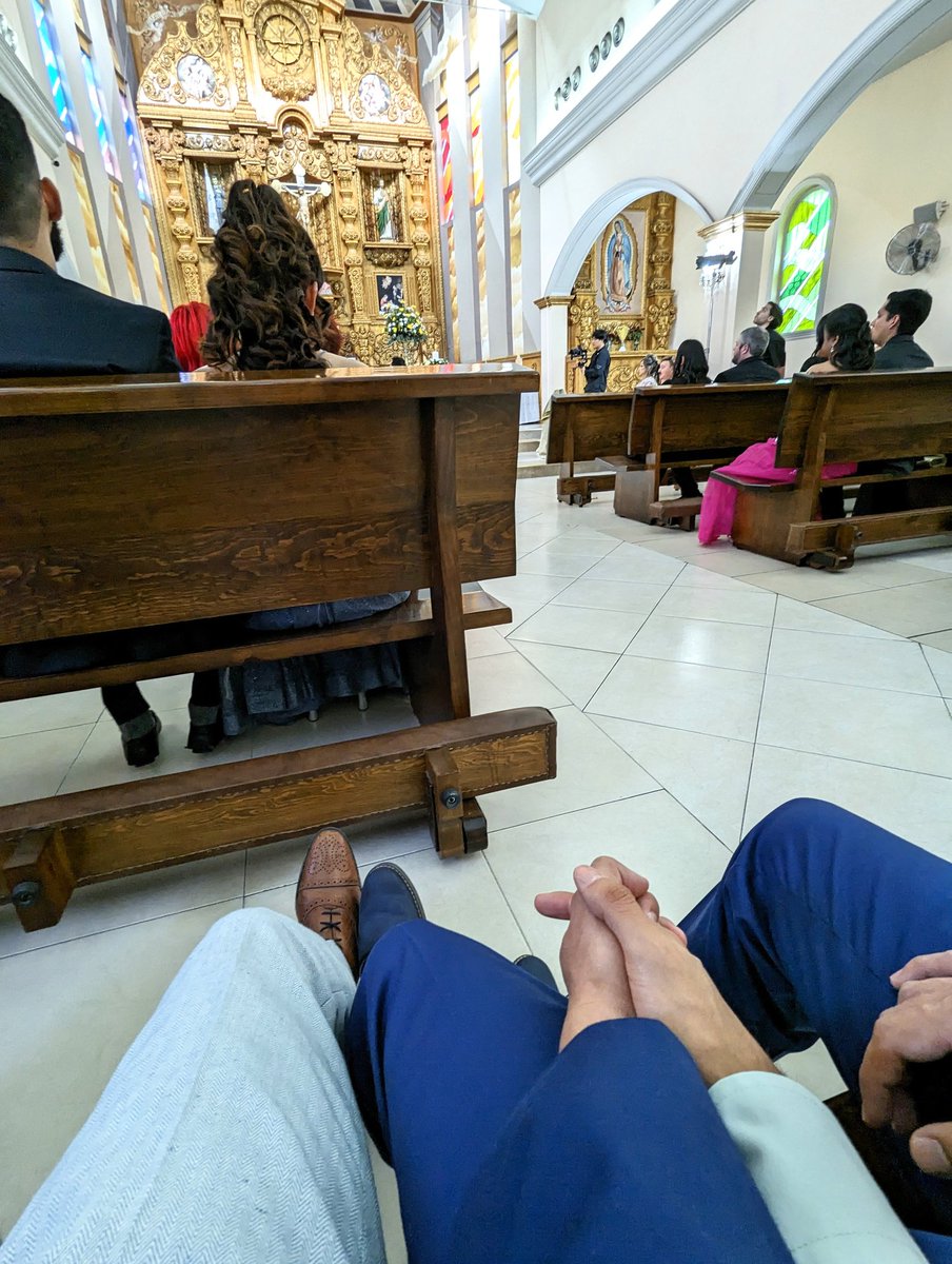edd_munddo's tweet photo. Hoy estuve por primera vez en una iglesia para un evento agarrado de la mano del Novio y qué fuerte es volver a un lugar que te lastimó tanto sujetado de alguien que quieres tanto https://t.co/jrx69XPB2h