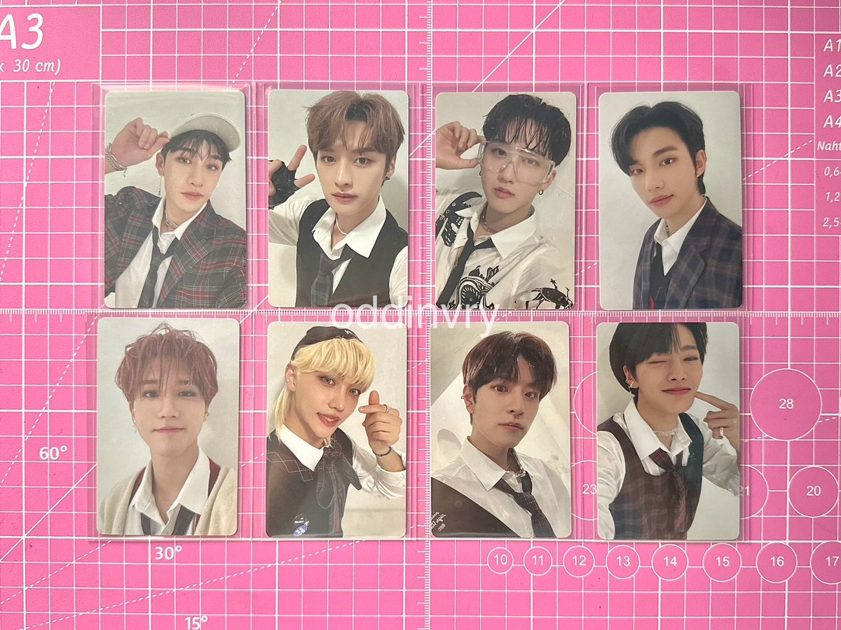 oddinvry's tweet photo. STRAY KIDS SKZ WTS LFB PH WW USA INA VIETNAM THAILAND KR 양도

• christmas evel photocards set

— ₱80 + pf + sf
— selling as a set
— free sf (luzon) for items ₱500 ⬆️

preorder benefit pob album pc bangchan leeknow changbin hyunjin han felix seungmin i.n https://t.co/s9UY4qKyNq