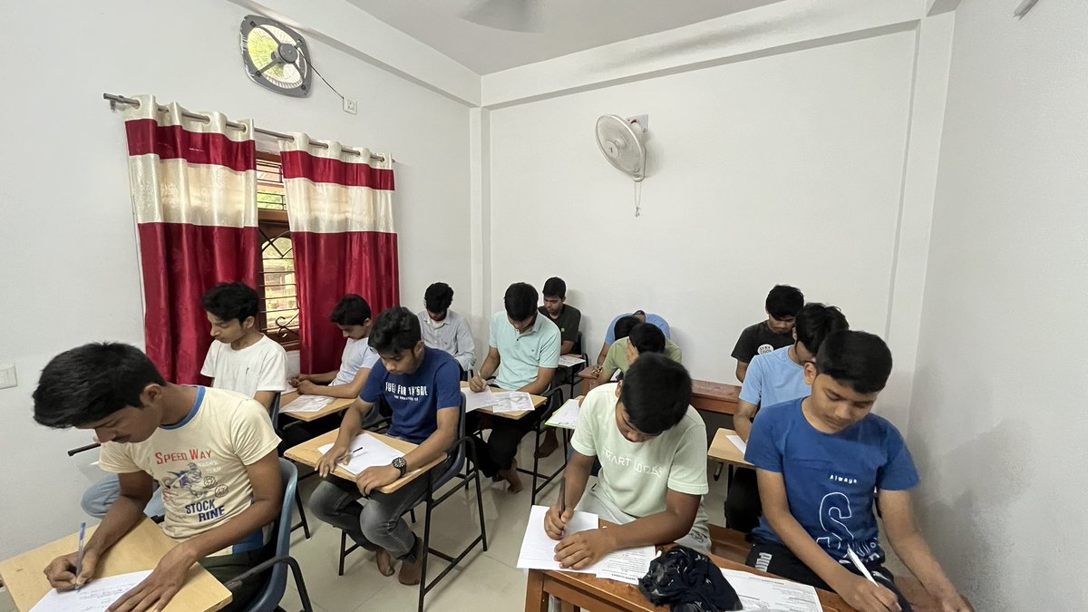 MdZareefAkbar's tweet image. 🎓 AKBAR CLASSES: Chapter-Wise Tests!🎓
Today, students from Class 6 to 10 at AKBAR CLASSES participated in chapter-wise tests, demonstrating their knowledge and preparation. 🌟
Way to go, future achievers! 🌠 #AKBARCLASSES #AcademicExcellence #StudentAchievement #KeepLearning