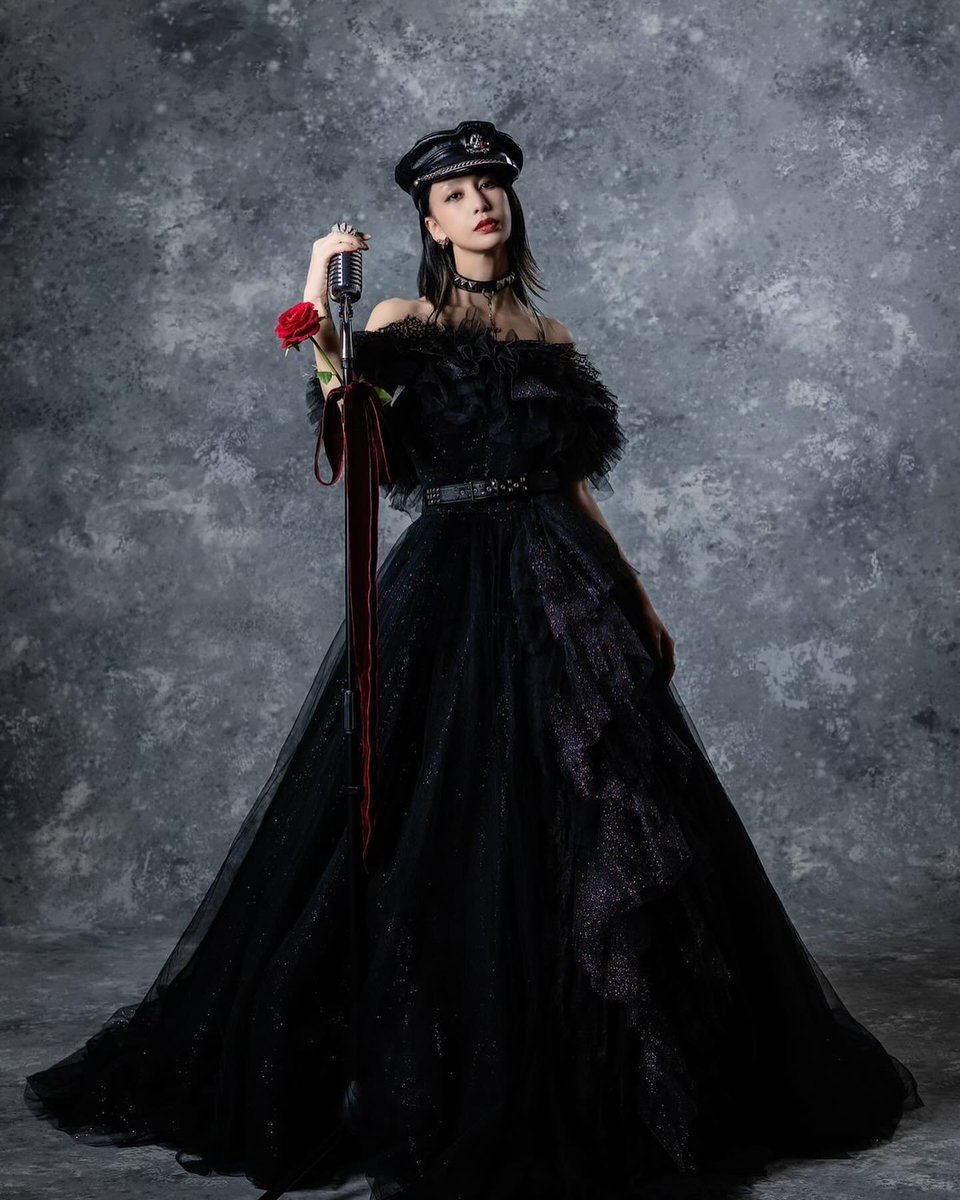 限定生産 中島美嘉サイン入り 人形セットなど 記事全文】中島美嘉 コラボアイテム着用ショットが「リアルNANA」と