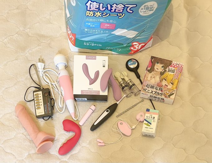 こないだの配信のお道具いろいろとか載せてお茶濁そう。 https://t.co/Qog8UG0FJe