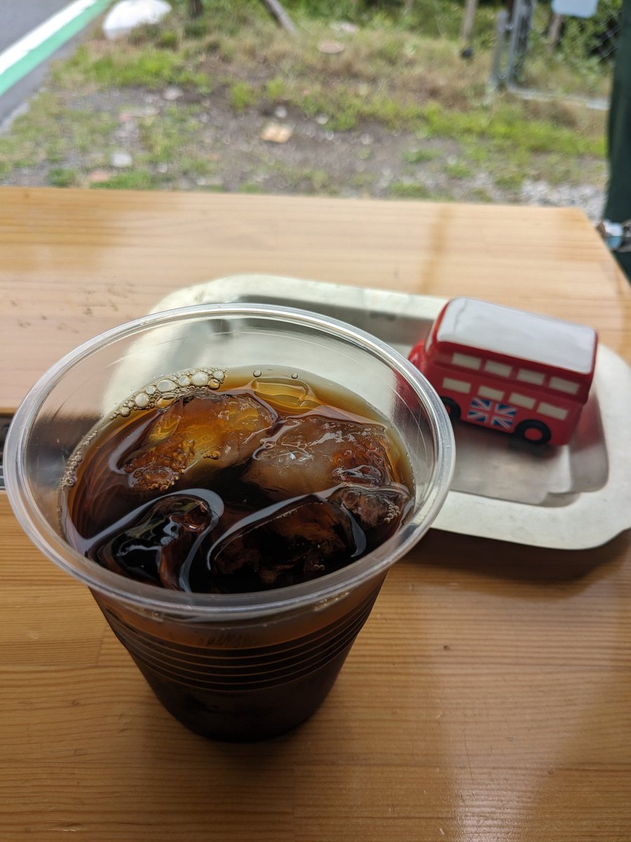 Cabko_kitchen's tweet photo. 本日ものんびりゆっくり15時まで開店しております🚩
過ごしやすい気候なのでドライブ、運動もってこいですね!(私も運動しないと…)
お近くに来ましたら、是非お立ち寄りくださいませ🙌🚩
#Cabko'skitchen
#KitchenCabko
#キッチンカーカフェ🚩
#飯能市吾野
#アイスコーヒーの季節 https://t.co/48kEFDdmz3