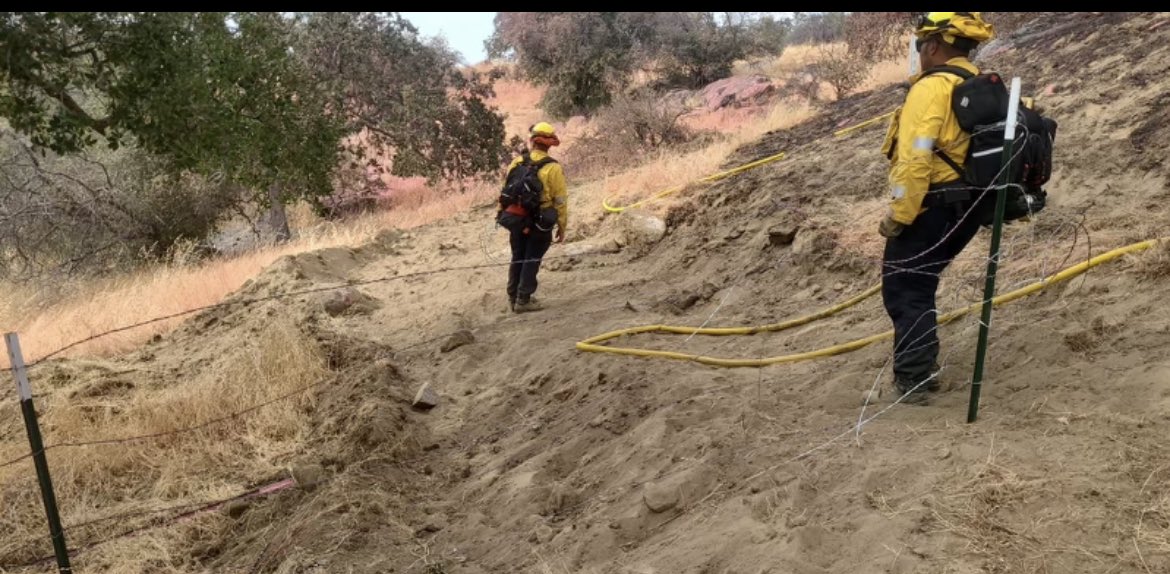FresnoCoFire's tweet photo. #GarlockFire [update] Firefighters continue to secure the perimeter lines and have made great progress. The fire is 54 acres and 80% contained. https://t.co/M2VWMmxExf