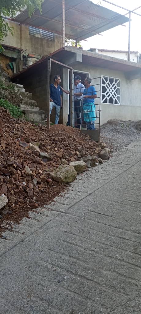 Adguarico's tweet image. #7Junio Casa por Casa en el sector palmarito correspondiente al centro votación electoral Lermith Hernández y Luisa Caseres de Arismendi, municipio Monagas en  unidad con los demas factores políticos, en la ruta del triunfo junto a @EdmundoGU  #Unidad #EdmundoParaTodoElMundo