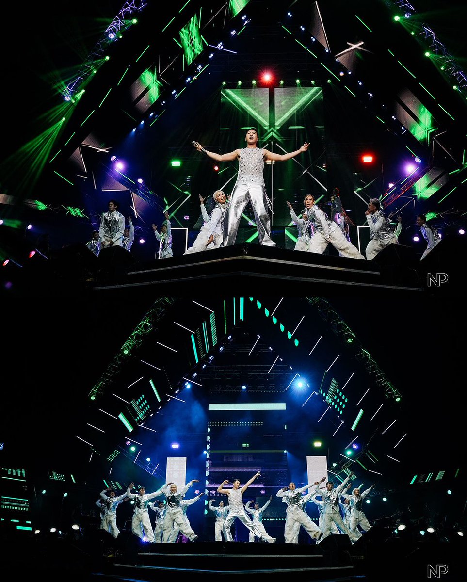 DarrenTrendsOfc's tweet photo. A well deserved sold out concert and amazing crowd!! You are phenomenal Darren!!

DARRENySeason inJUNE
#DARREN @Espanto2001 https://t.co/De3qElD8fm