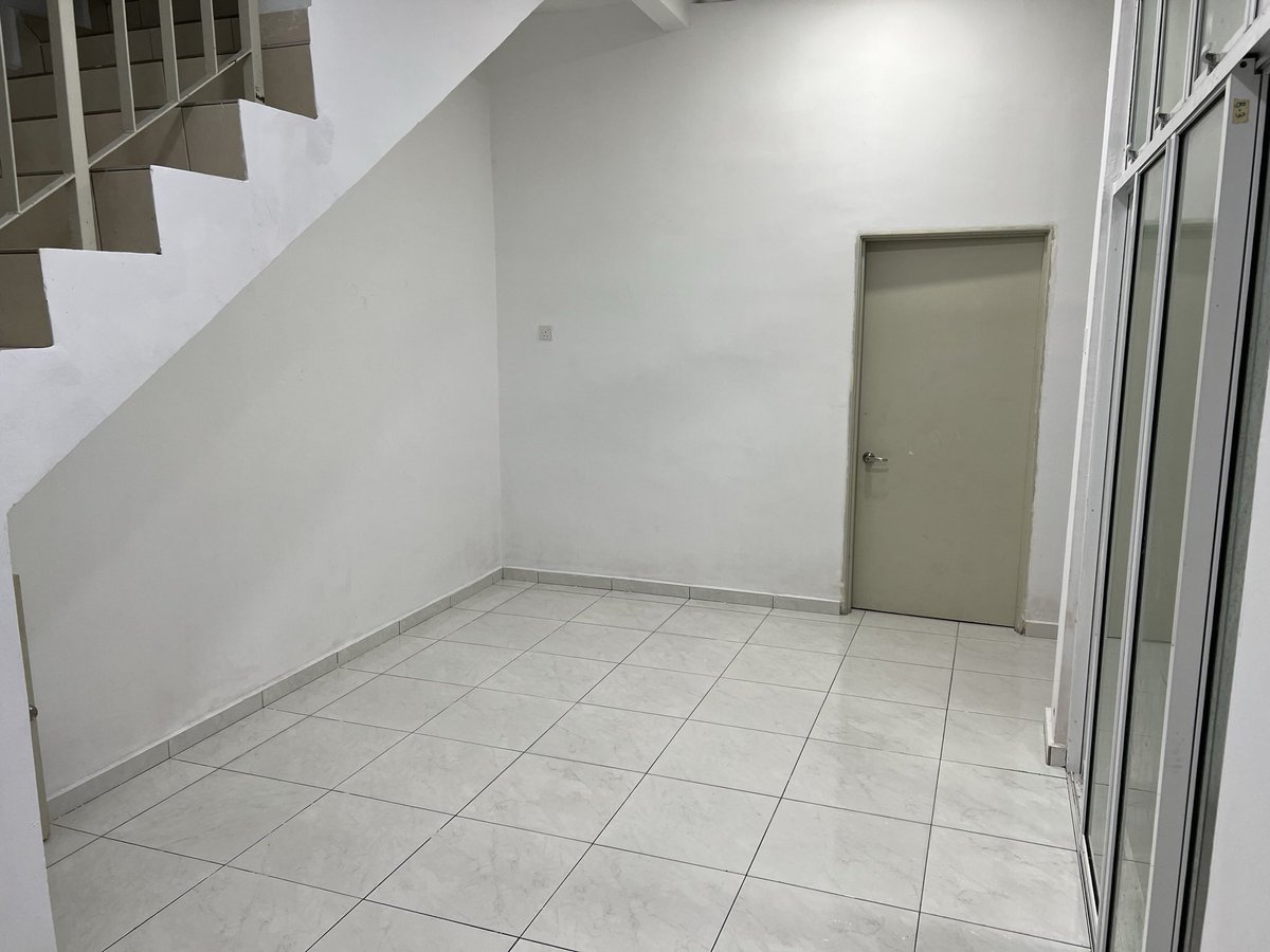 halianisasi's tweet photo. benda pertama kami buat bersih dapur dulu sebab dasyat sangat weyy. aku guna semua jenis peluntur tak kira la clorox, soda bikabonat oren tu 
sebab nak bagi bersih. ni hasilnya okay laa sikit dari asal kan 

🛒https://t.co/9L78jmFkUh https://t.co/9tT5Jpx4h2