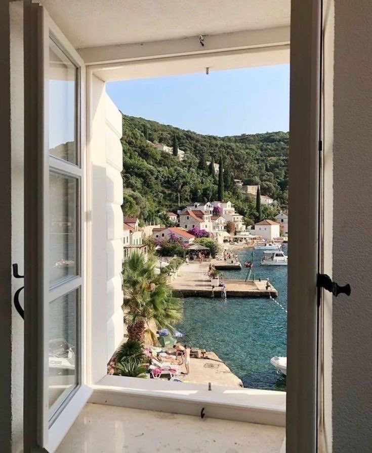 ˚ʚ chloe ɞ˚ tweet media