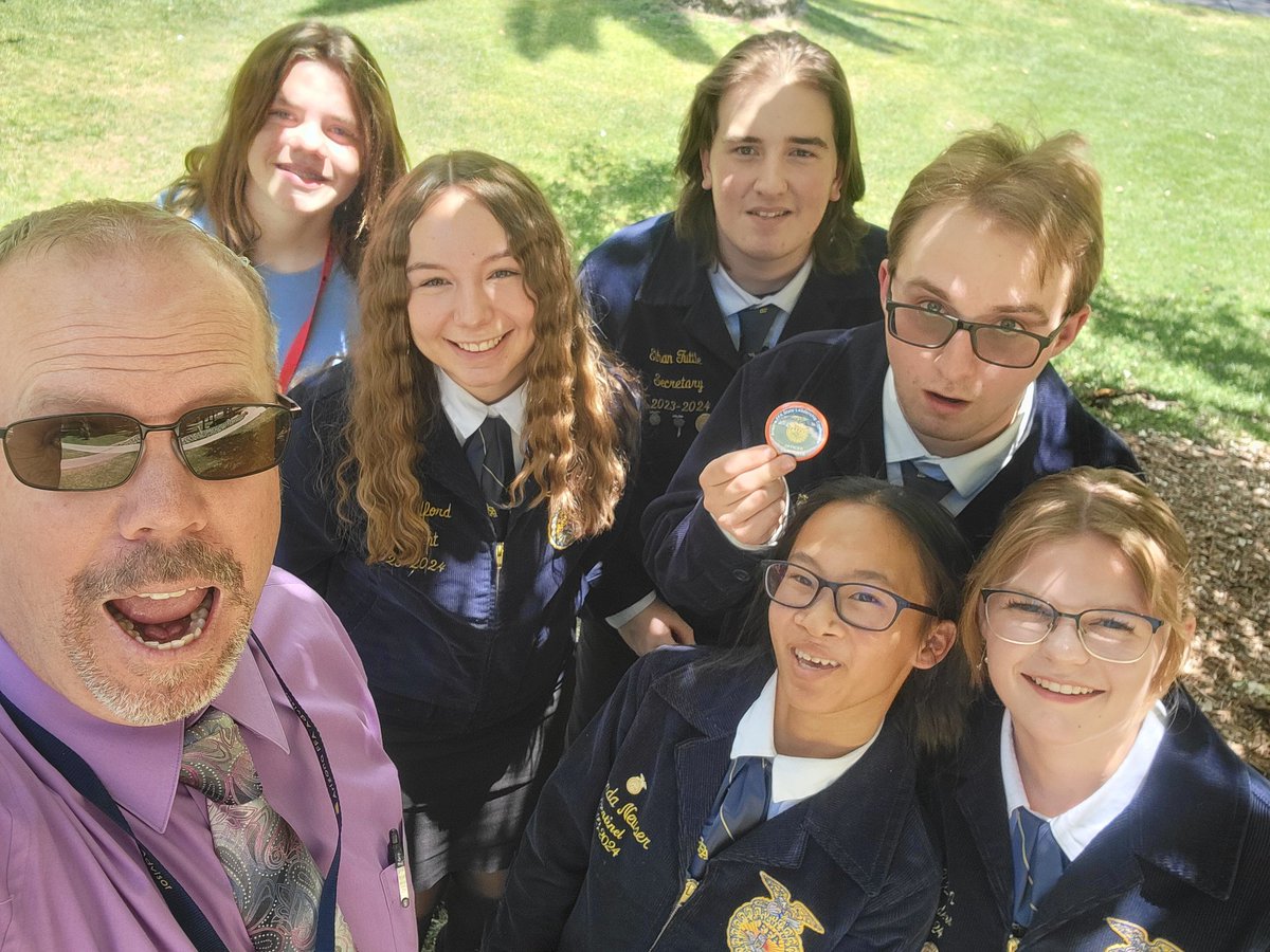 Campoverdeffa's tweet photo. And that is a wrap on SLC. Congrats to our State Degree recipients Miranda, Tyler, and Grace.
And don't forget the traditional end of year selfie. https://t.co/7iUPOTpMNb