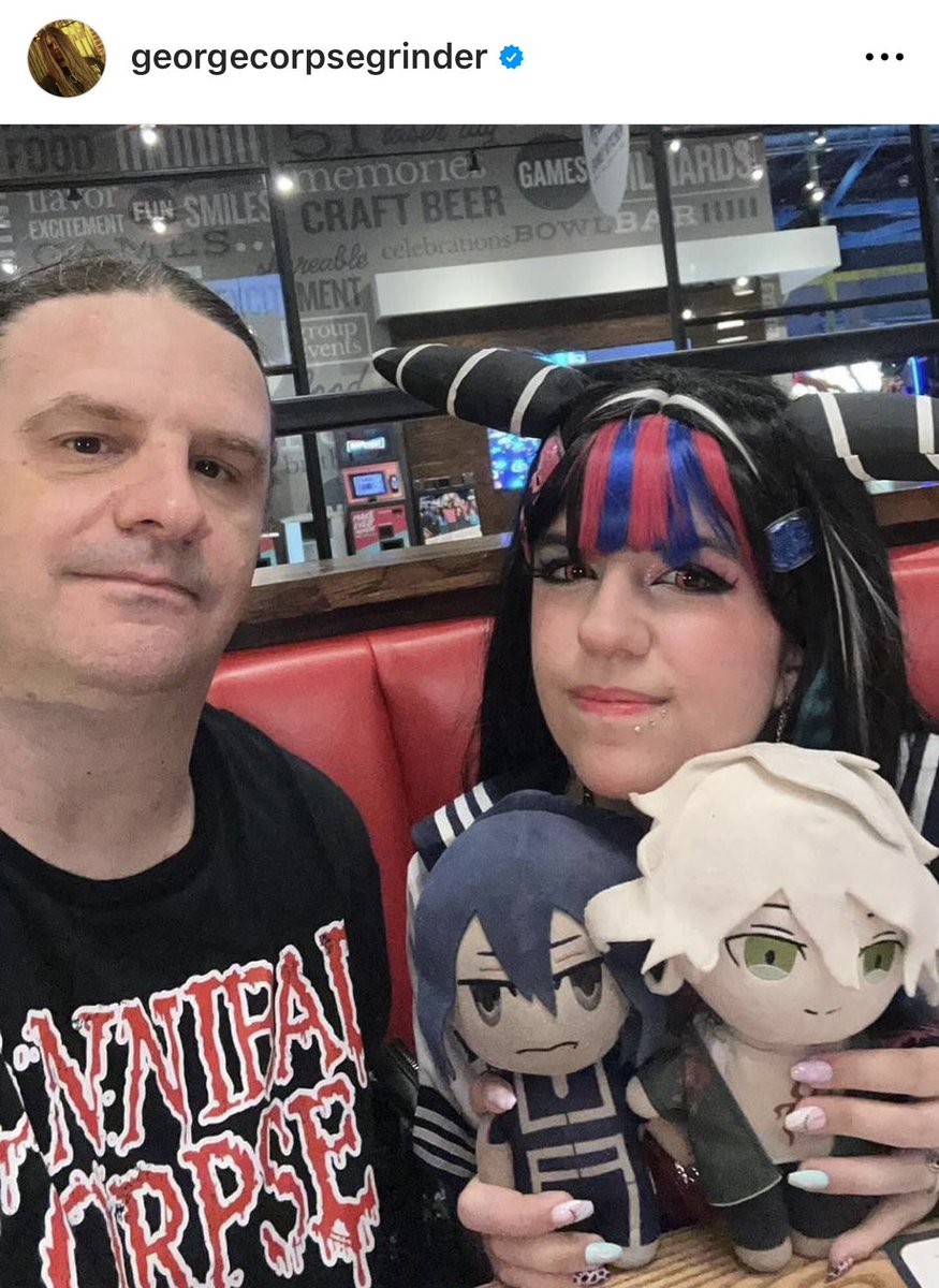 CHISALOVEBOT's tweet photo. What timeline am I living in rn https://t.co/rUAlAaJuwH