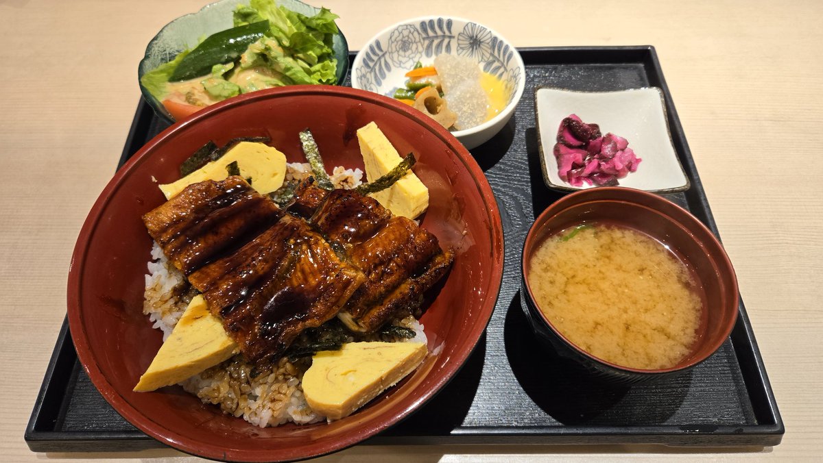 dqx_tetsu's tweet photo. お昼は天王寺の｢吾作亭｣でうな丼定食を食べたよ🐸🍱
#ランチ
#うな丼
#吾作亭 
#天王寺 https://t.co/cMcpPPgrQJ