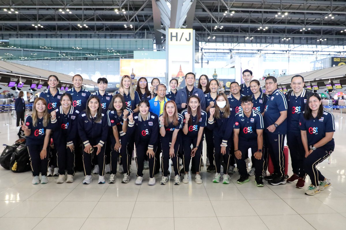 thavolleyball's tweet photo. Next stop Hongkong ↗️↗️↗️
เช้านี้ ทีมสาวไทย 16 คน ออกเดินทางไปฮ่องกง เตรียมพร้อมสู่ศึก VNL กันต่อในสนามที่ 3 โดยจะพบกับตุรกี บัลแกเรีย โปแลนด์ และเยอรมันนี แมทซ์แรก 12 มิ.ย. นี้ 

_____
Photo: TVA
#VNL2024 | #วอลเลย์บอลหญิง https://t.co/VtgJUYYUIe