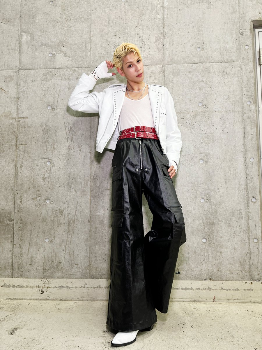 ◤Backstage Photo #ラウール ◢ 「俺といえば！な このパンツの形