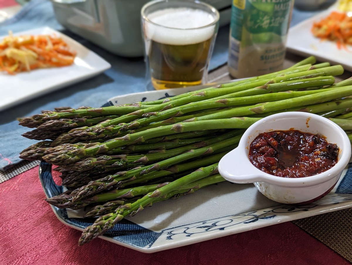 iumico's tweet photo. 主食はAsparagus😆
#ラスノーブル https://t.co/OuL2UWaKey