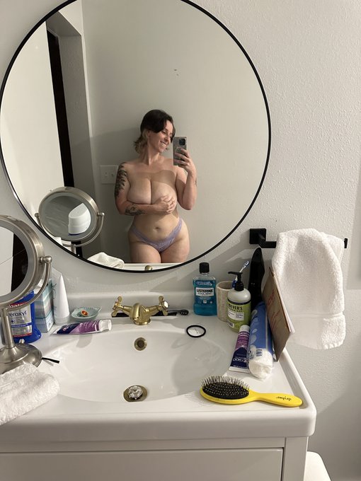 Goodnight💤🌙&hearts;️ https://t.co/VeLUAw2yIM