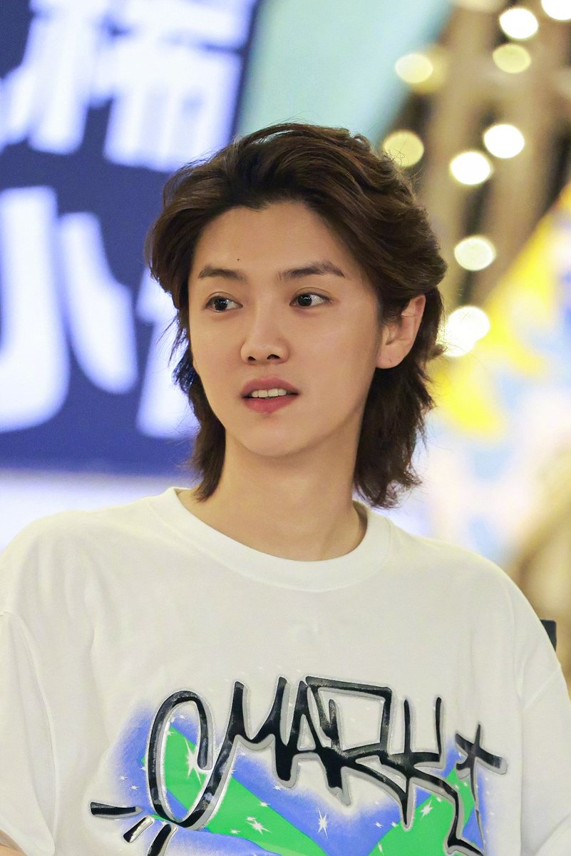 lu01042012's tweet photo. open-forehead luhan is my obsession https://t.co/iglOM4ngRB