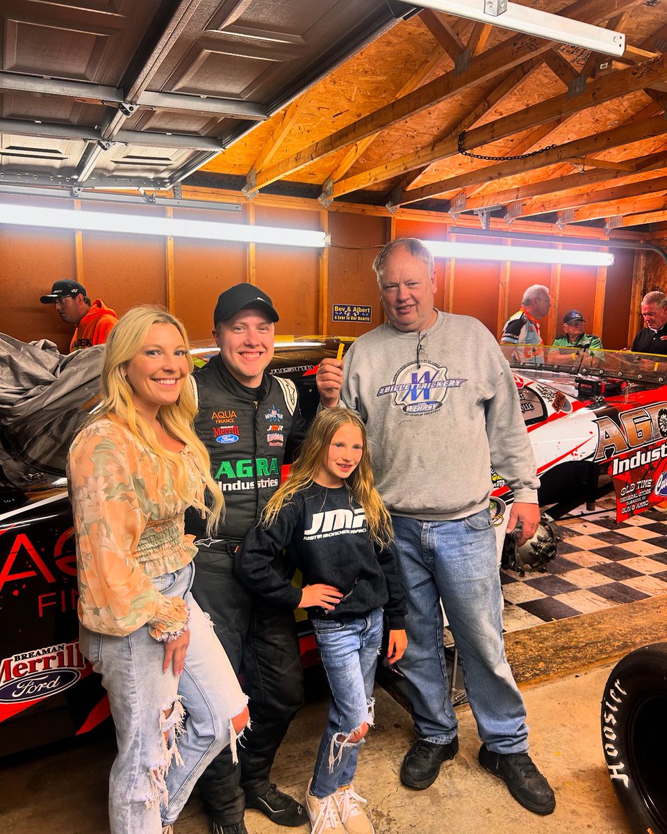 #Winner <a href="/JustinMondeik44/">Justin Mondeik</a> at Marshfield Motor Speedway tonight in the Bev Aschenbrenner Memorial <a href="/TUNDRAslms/">TUNDRA Super Lates</a> feature… and Fast Dash. 
🏆🏁 #TOBYCar 
🍟 included 🤣 
#ispythefry