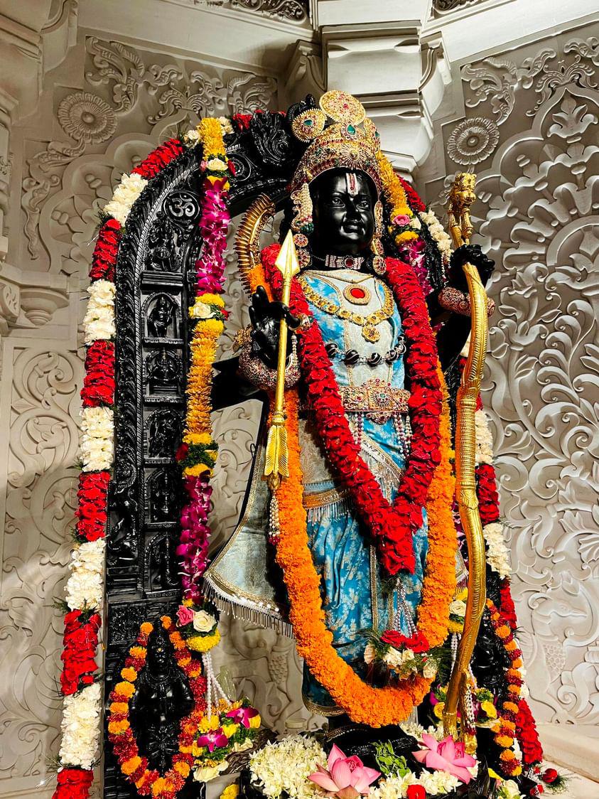 दशरथ नंदन अयोध्या के राजा प्रभु श्री रामलला सरकार के दिव्य दर्शन!
😍 🚩 " जय श्री राम " 🚩😍