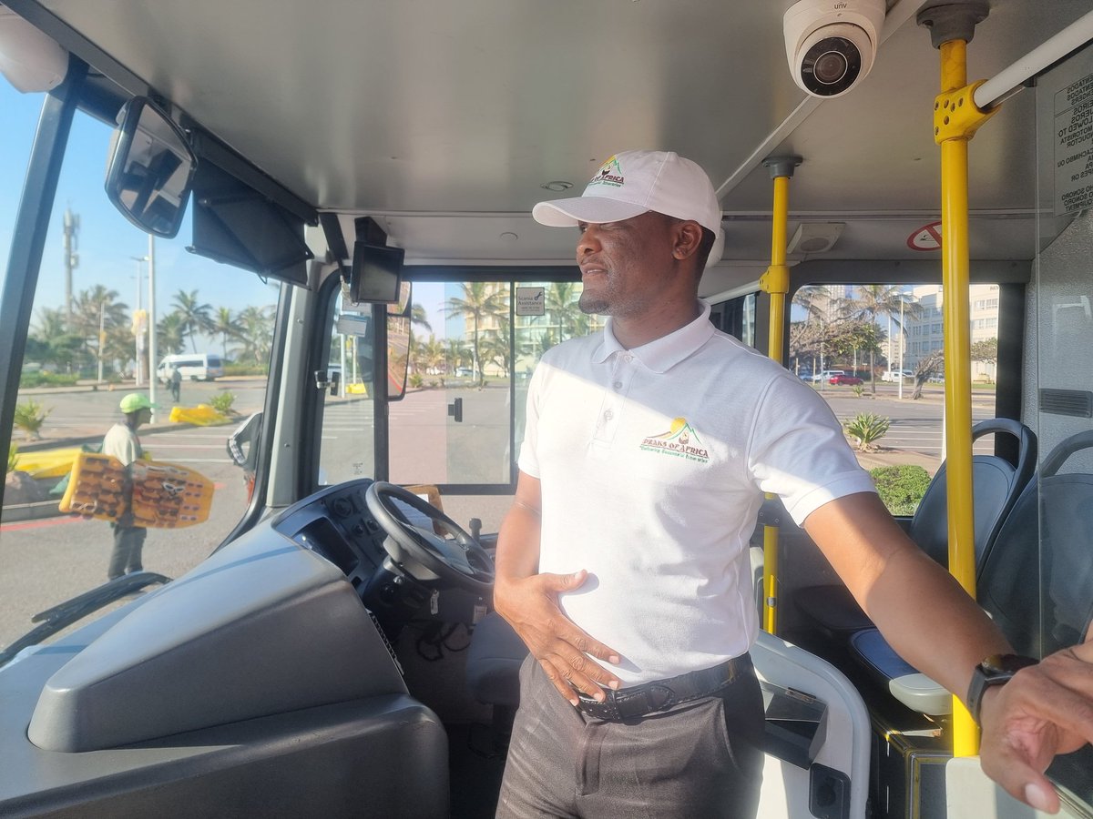 PeaksofAfrica's tweet photo. @PeaksofAfrica Our dedicated Guides &amp; Drivers https://t.co/ksPB8fGxDK
