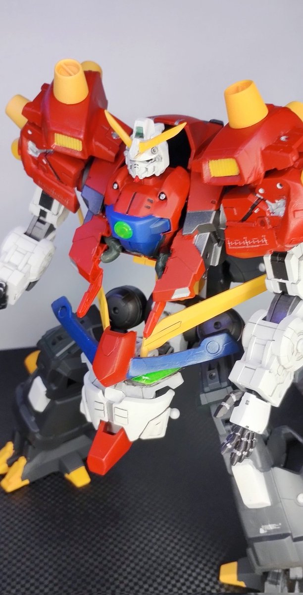 moon_driver7's tweet photo. 完成。
プロヴェデルに旧キットを色々ミキシングしました。高さ比較用に1/144のMark2も載せておきます。
#デビルガンダム
#DEVILGUNDAM
#30mm
#30ms
#ガンプラ
#ミキシング https://t.co/PydSwamdWa