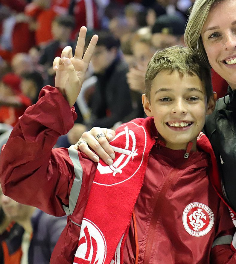 𝐁𝐎𝐀 𝐍𝐎𝐈𝐓𝐄, torcida colorada! 🥰💤

Com o apoio de vocês, vencemos a terceira partida consecutiva e avançamos na <a href="/SudamericanaBR/">CONMEBOL Sudamericana</a>. Seguimos unidos, por nosso estado e nossos objetivos! ❤️

📸 Fred Colorado
