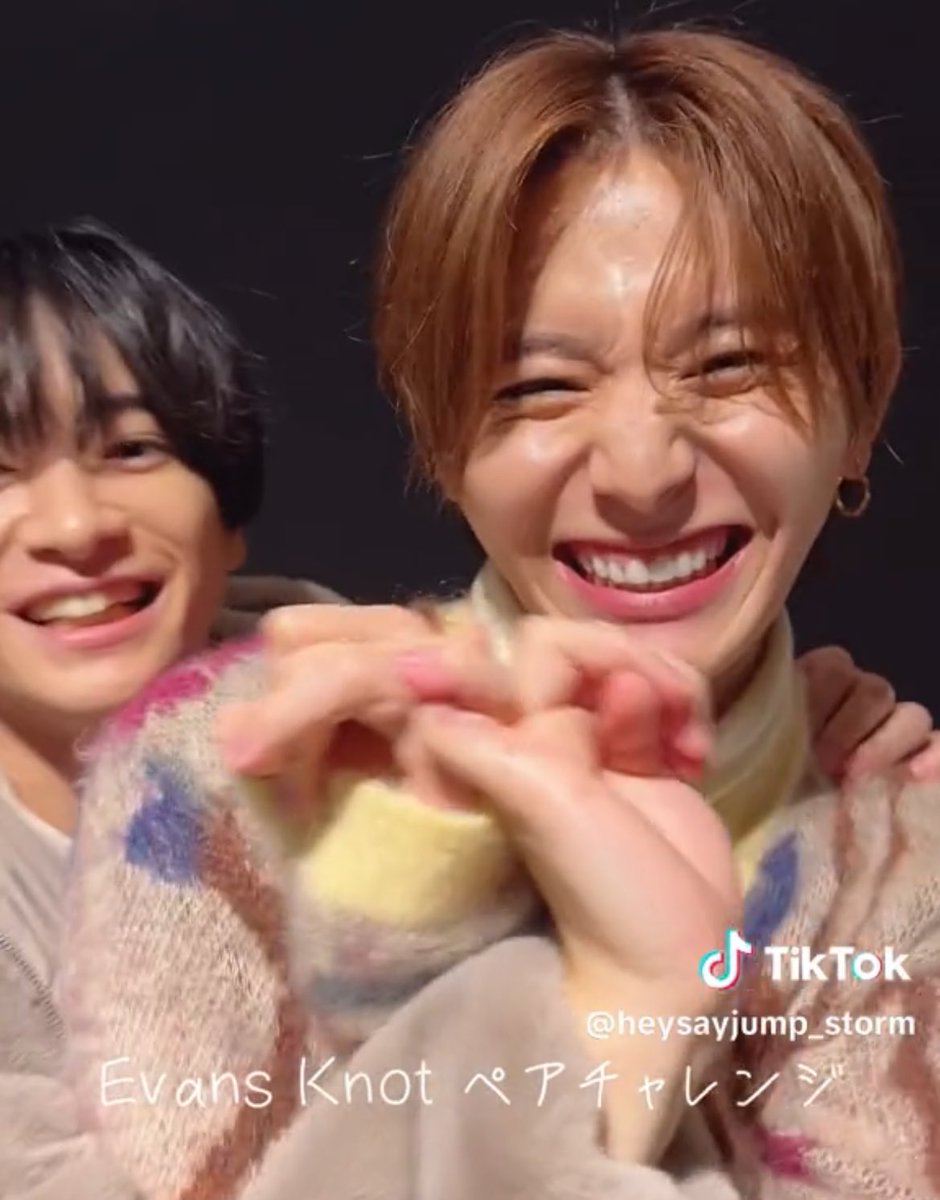 ymcn59_'s tweet photo. 本当に山田涼介さんのこんな嬉しそうな顔引き出せるの知念侑李さんだけ 君にしか見せられない顔がある ちいちゃんと踊れてよかったなリョースケ、、、 https://t.co/USzjldb25s