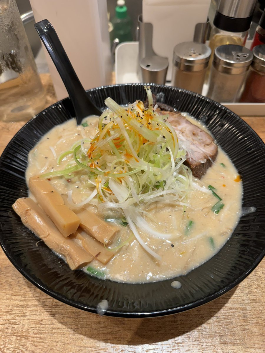 imagenTsT's tweet photo. 麺処くるりが土曜日に帰ってきた！！
初代の味を楽しむことができました。 https://t.co/NjjljnWO34