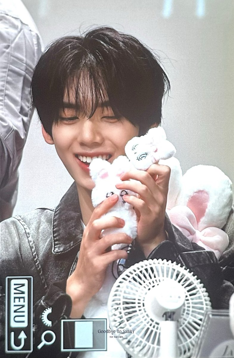 4hyjdiary's tweet photo. hope you always be happy 🫳🏻 https://t.co/joEHLi0JiV