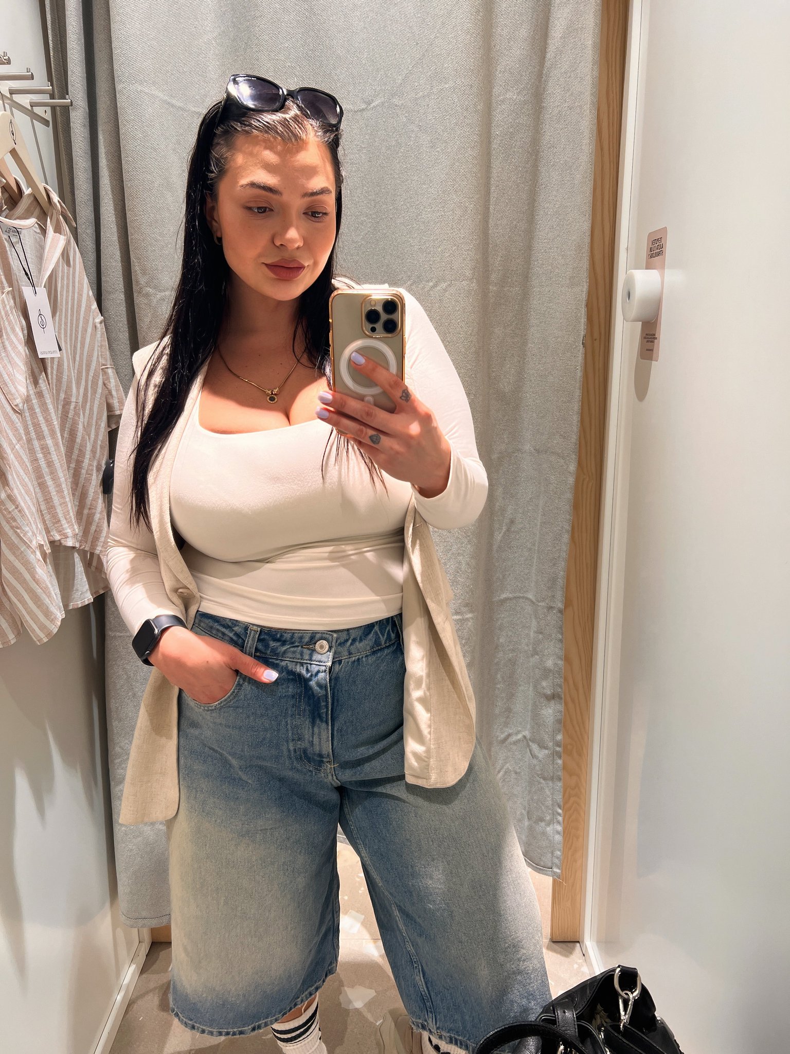 1 pic. Instagram vs Twitter . Which you like best ? 🤪❤️🤗 https://t.co/weNehmE5aD