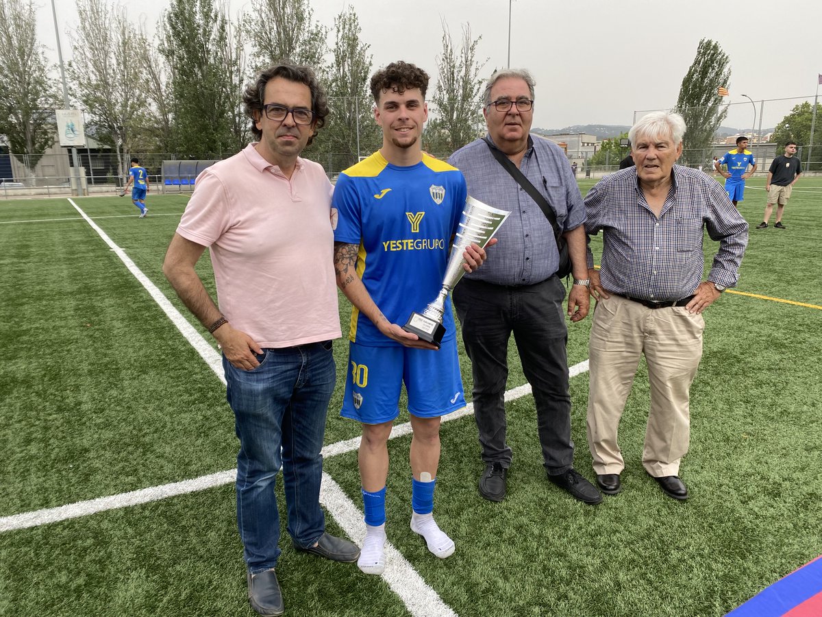 pbsantcugat's tweet photo. ⚽ Ahir, al camp de Can Magí, vam acollir la final de la 3a Copa del Vallès Occidental Terrassa.

🏆 El @cfumirasolbaco va superar (3-4) en la final al CF Pueblo Nuevo 2002.

👉 La competició l'organitza la delegació del Vallès Occidental #Terrassa de la @FCF_CAT .

@Gol_Cat https://t.co/8iSP8yjWkC