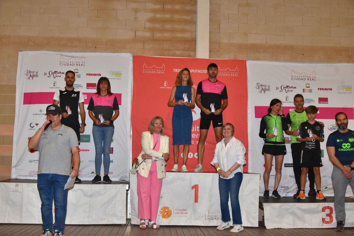 carrerascr's tweet photo. 🏃🏻‍♀️ Buenos días! Vamos con la crónica del 10k de Argamasilla de Alba 👏🏻 Victorias para Mansilla y Mazuecos 👌🏻 Mañana tendréis todas las fotos! https://t.co/xFds3Jz0Ro #tucircuito #iguales #muchomasquecorrer https://t.co/c3D8KwUcJ5