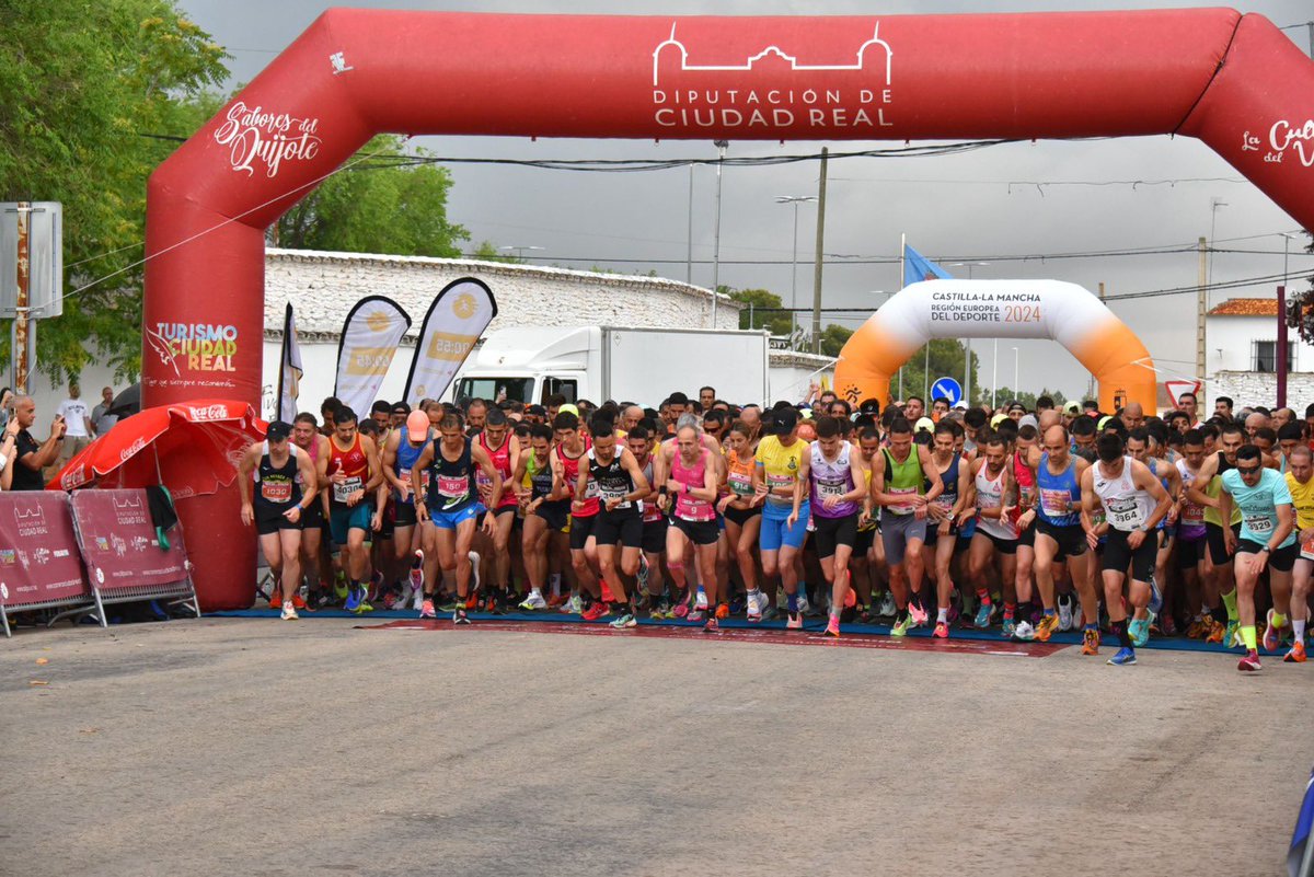 carrerascr's tweet photo. 🏃🏻‍♀️ Buenos días! Vamos con la crónica del 10k de Argamasilla de Alba 👏🏻 Victorias para Mansilla y Mazuecos 👌🏻 Mañana tendréis todas las fotos! https://t.co/xFds3Jz0Ro #tucircuito #iguales #muchomasquecorrer https://t.co/c3D8KwUcJ5