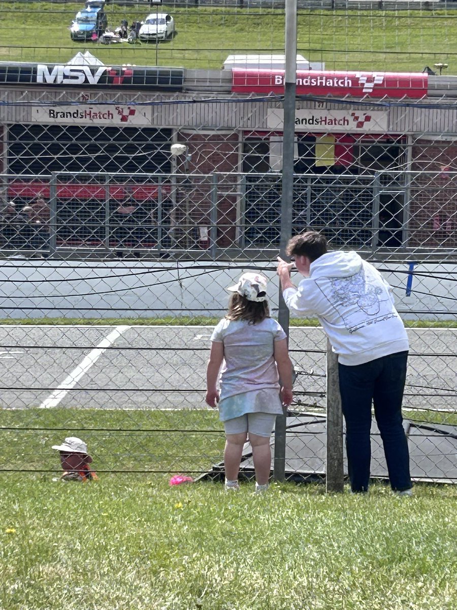 EOngley's tweet photo. Hello @BrandsSpeedFest #bhcommsbox Speedfest 11! How it started for us in 2013, and here this morning with the eldest now explaining to younger sister. Please can we have a shout out for Emma, Mark, Luke & Sophie? https://t.co/0jmgHbEj5K