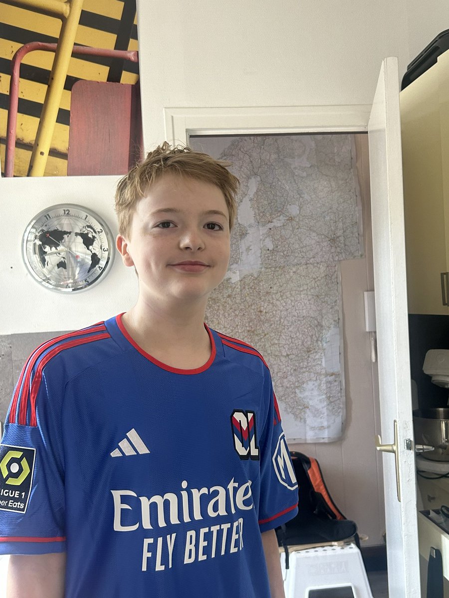 Merci l’<a href="/OL/">Olympique Lyonnais</a> ! Merci <a href="/MGMotorFrance/">MGMotorFrance</a> !