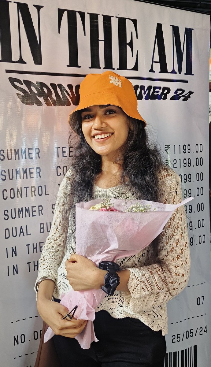 poojasangh40443's tweet image. Wore bucket hat for the 1st time everr and that too of my favs Merch line!!! 🧡🤍
This is soo cute🤌🏻... ThankYOU @ArmaanMalik22 🧿

#intheAM #ArmaanMalik