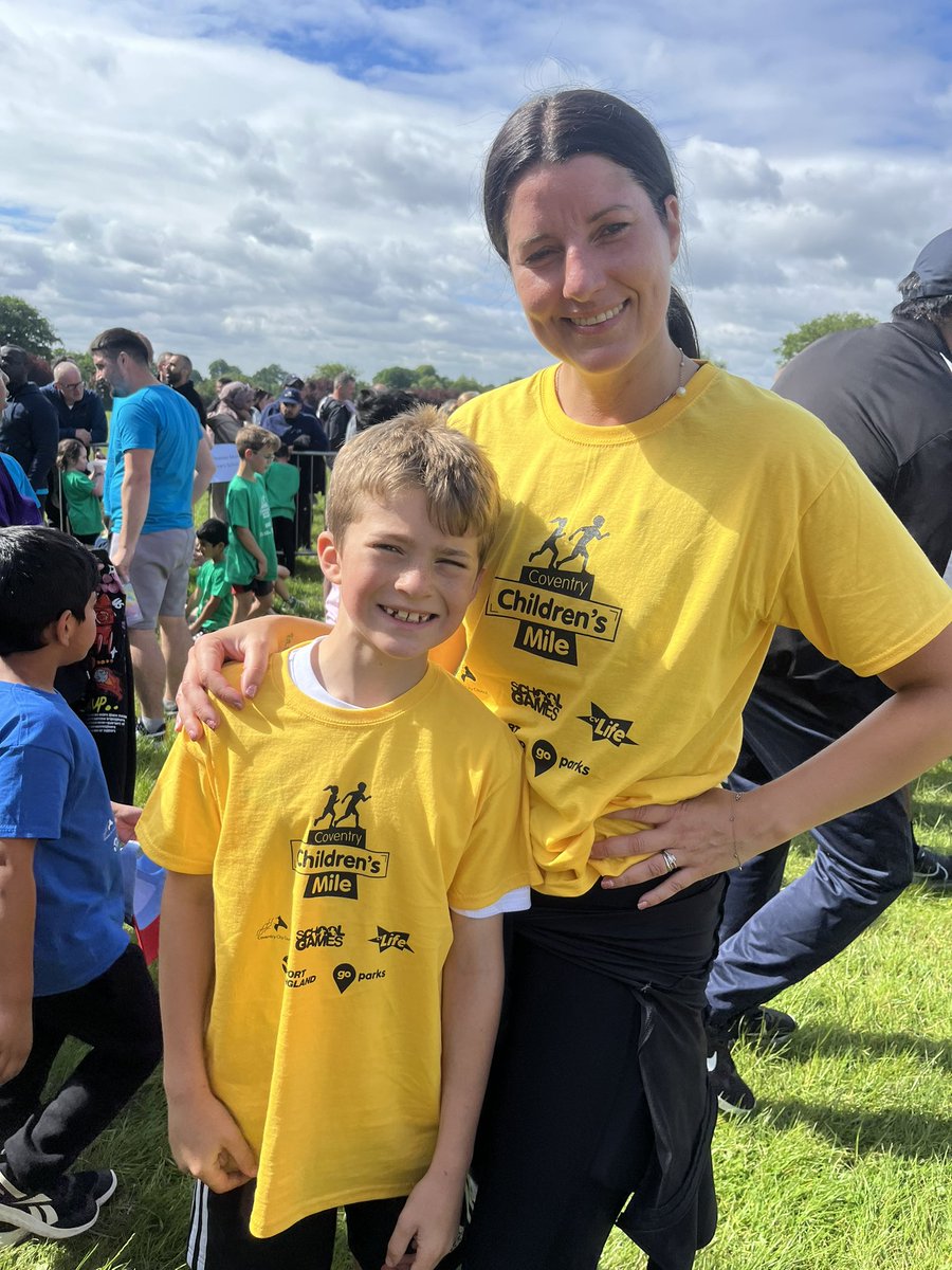 MissMcLean75's tweet photo. First official @templars student &amp; parent back (George A’ was first ‘adult’) well done Ayden &amp; Mum! @TemplarsPrimary https://t.co/VcqAyk7LFd