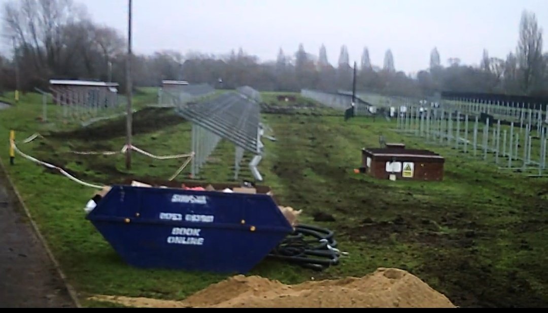 Dodders75's tweet image. Chris, the Chertsey Water Works weather station, where they recorded record temperatures recently, is located in the middle of the solar farm installed in 2022. You can see the panels being built around it in this video by Centrica:

centricabusinesssolutions.com/knowledge-cent…