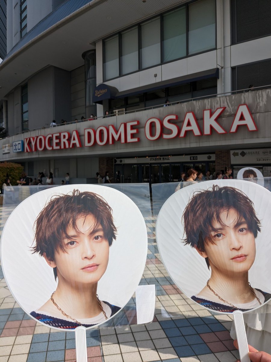 ka_yo724's tweet photo. キスマイ初日６月８日🎵
1ｹﾞｰﾄでｱﾘｰﾅ神席💛
始めからカッコよすぎ😆ｾﾄﾘも最高だしニカちゃんの演出も玉ちゃんの衣装もみんなスゴイねぇ✨
あの黒衣装はやばすぎ💘
ガンガン踊ってめちゃくちゃかっこよかったな😍
楽しいライブだった😆

#KisｰMyｰFt2
#KisMyFt2_Synopsis https://t.co/8UyEOYMeIj