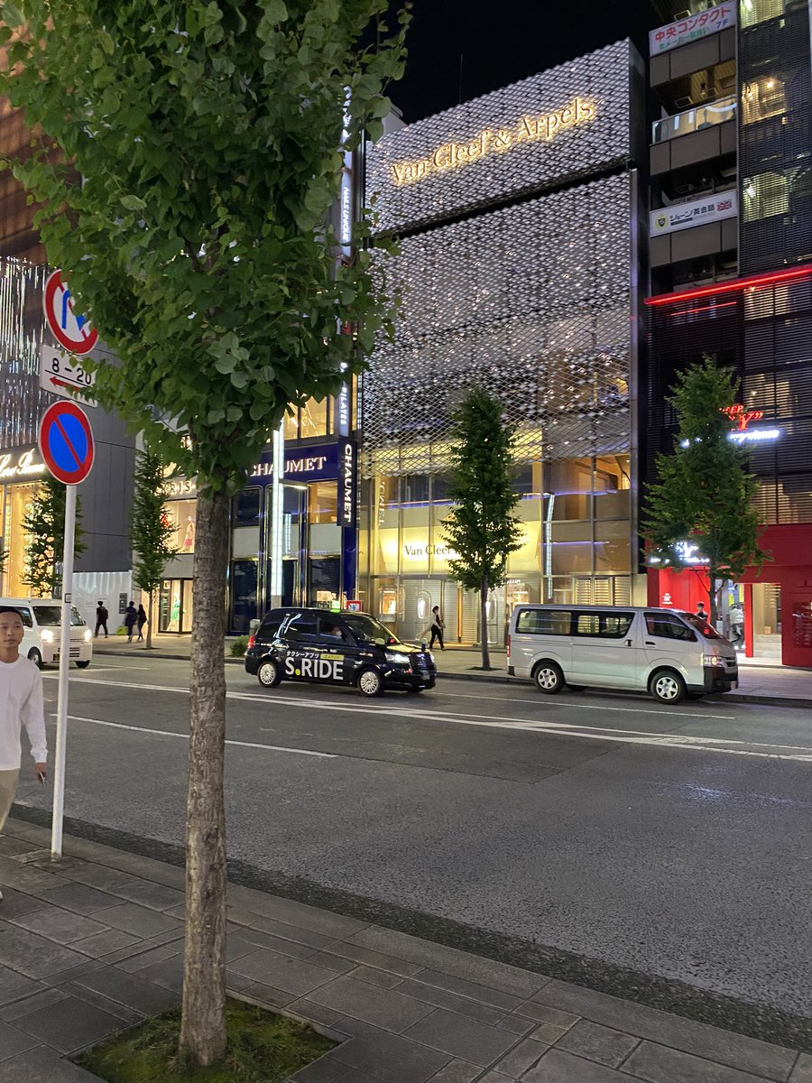 Was on a short work &amp; leisure trip to Japan: Tokyo &amp; Kyoto. Apart from the numerous productive meetings: took out some time to explore the cities. Extremely impressed with the neatness, culture, respect, efficiency, wonderful f&amp;b, amazing retail developments, Sayonara Japan 🇯🇵