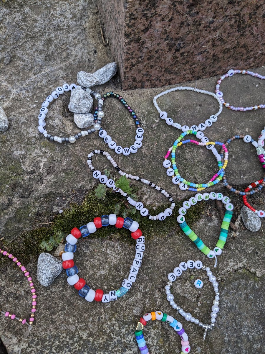 Fascinated by the material culture of Taylor Swift friendship bracelets as offerings 🐕