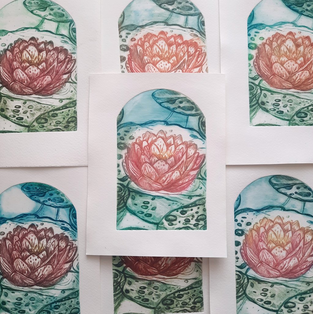 Sorting and listing a few lotus drypoint prints &amp;  some mini etchings ✏️🪷🌿
#printmaking #UKGiftAM #intaglio