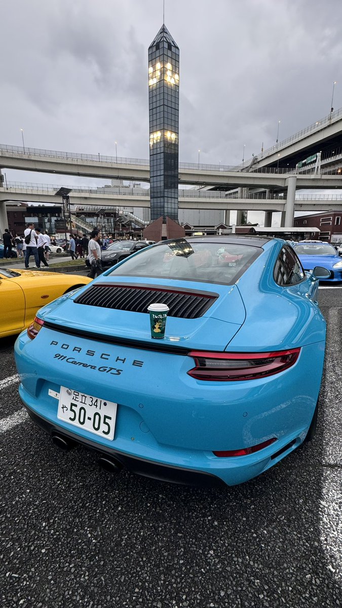 kkz525's tweet image. 大黒でコーヒー買って飲みながら運転して辰巳でカップ捨てるのがいい流れだと思う️🩵

#ポルシェ #Porsche #991gts #カレラ #gts #車好きと繫がりたい #水色向上委員会 #首都高 #大黒PA #辰巳PA #コーヒーブレイク