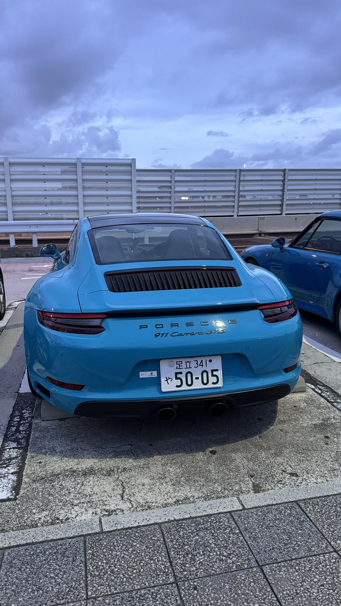 kkz525's tweet image. 大黒でコーヒー買って飲みながら運転して辰巳でカップ捨てるのがいい流れだと思う️🩵

#ポルシェ #Porsche #991gts #カレラ #gts #車好きと繫がりたい #水色向上委員会 #首都高 #大黒PA #辰巳PA #コーヒーブレイク